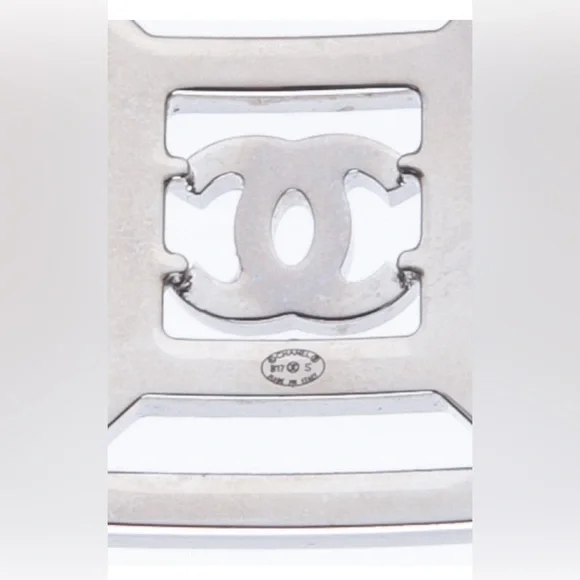 Chanel Crystal Bracelet - 100 % Authenticate (Certificate Included) Like New - Picture 5 of 7